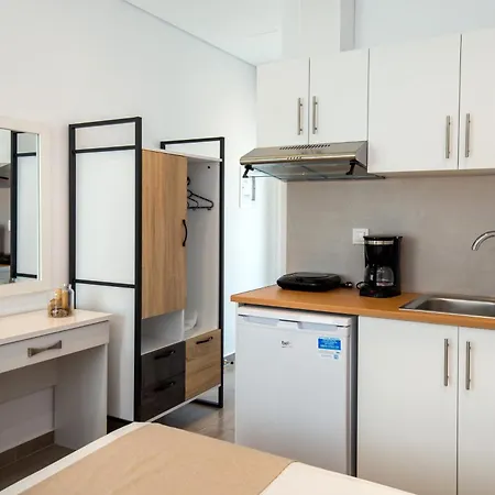 Studios Central Potos Apartmanhotel Potósz