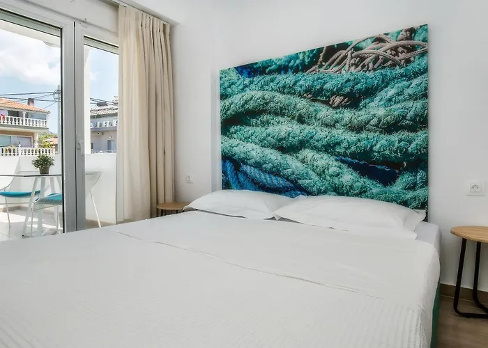 Studios Central Potos Ξενοδοχείο με διαμερίσματα 3*