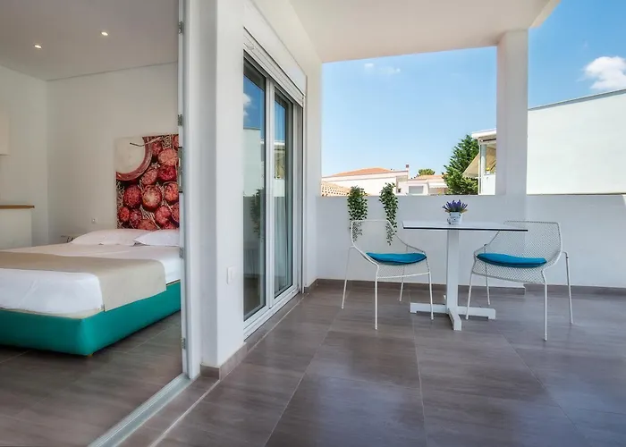 Studios Central Potos Ξενοδοχείο με διαμερίσματα